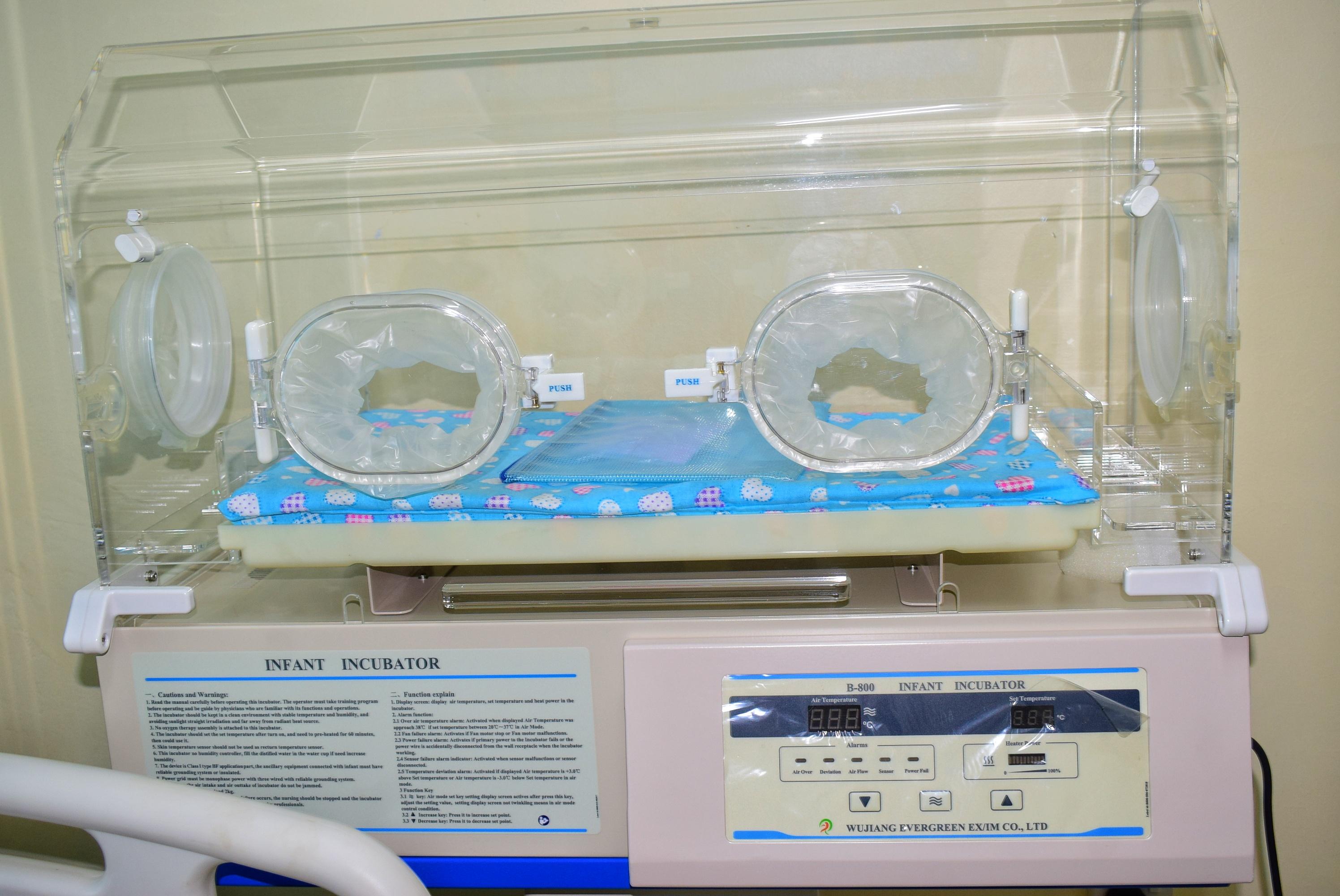 Newborn incubator at Peneza Hospital